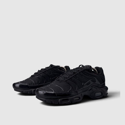 Nike Air Max Plus Triple Black, buty sportowe męskie w bardzo dobrym stanie rozmiar 42, para butów