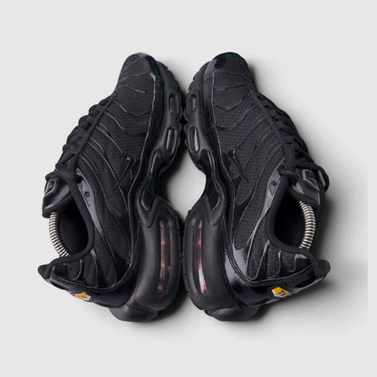 Nike Air Max Plus Triple Black, buty sportowe męskie w bardzo dobrym stanie rozmiar 42, widok z góry