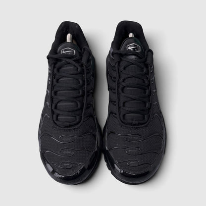 Nike Air Max Plus Triple Black, buty sportowe męskie w bardzo dobrym stanie rozmiar 42, widok z góry