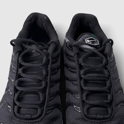 Nike Air Max Plus Triple Black, buty sportowe męskie w bardzo dobrym stanie rozmiar 42, widok z góry