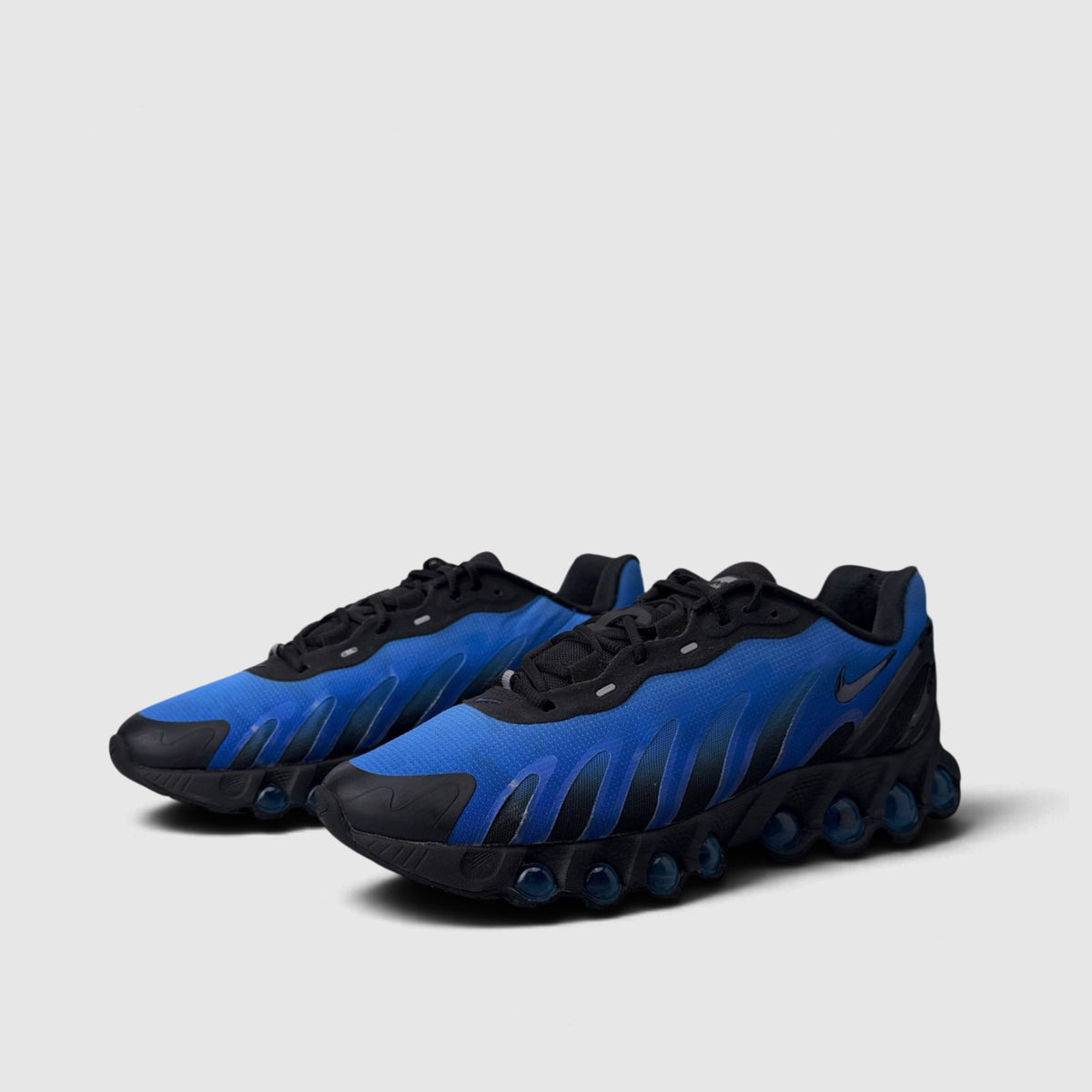 Nike Air Max DN8 Hyper Royal, buty sportowe męskie w bardzo dobrym stanie rozmiar 44.5, para butów