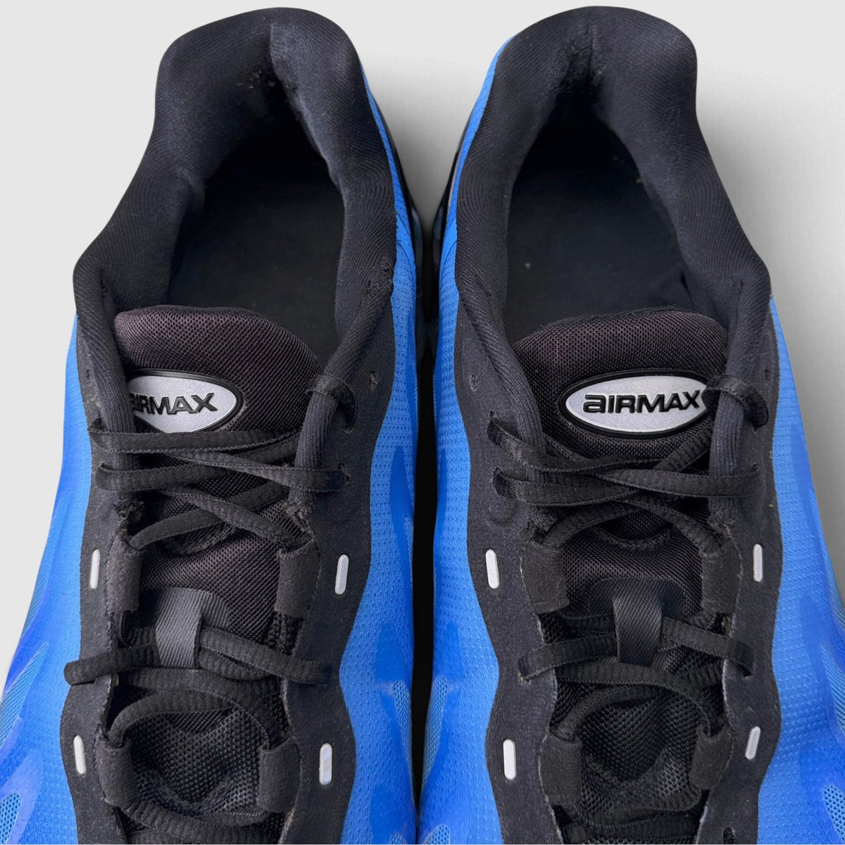 Nike Air Max DN8 Hyper Royal, buty sportowe męskie w bardzo dobrym stanie rozmiar 44.5, widok z góry