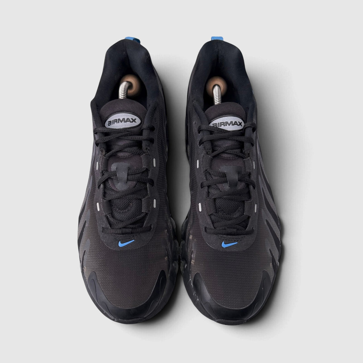 Nike Air Max DN8 Black University Blue, buty sportowe męskie w bardzo dobrym stanie rozmiar 43, widok z góry