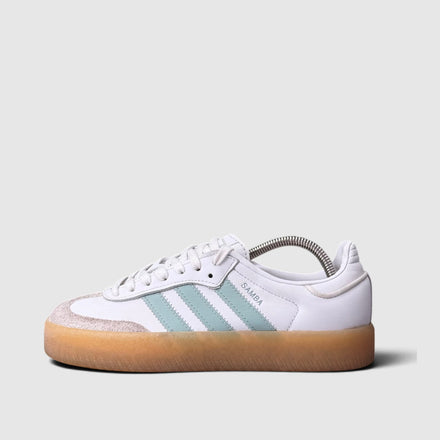 Adidas Sambae White Wonder Blue, buty sportowe damskie w bardzo dobrym stanie rozmiar 40 2/3, boczny profil, lewa strona