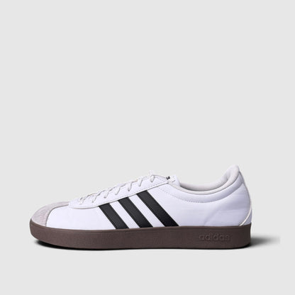 Adidas VL Court Base White Black, buty sportowe męskie w bardzo dobrym stanie rozmiar 46, boczny profil, lewa strona