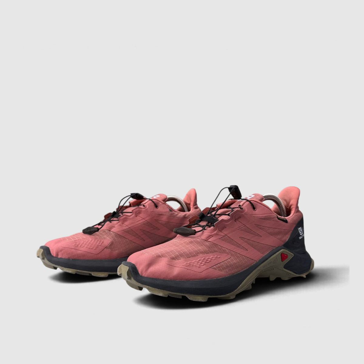 Salomon Supercross GTX, trekkingi damskie w bardzo dobrym stanie rozmiar 40.5, para butów