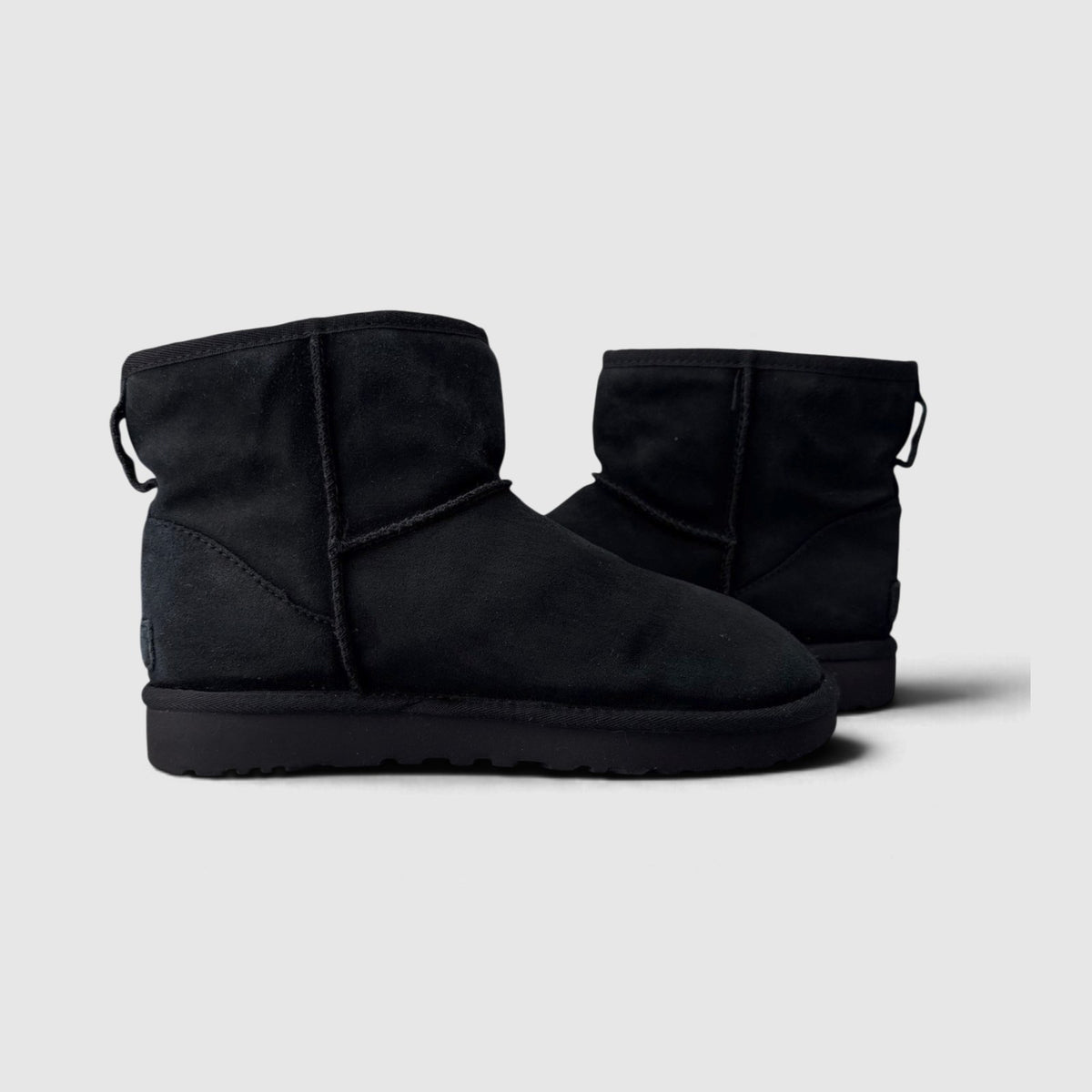 UGG Classic, śniegowce damskie w bardzo dobrym stanie rozmiar 40, boczny profil, prawa strona