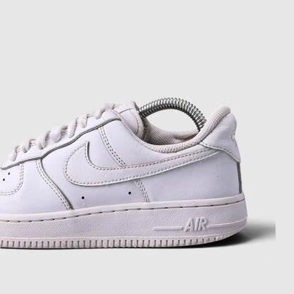 Nike Air Force 1 Low Triple White, buty sportowe damskie w dobrym stanie rozmiar 36.5, detal