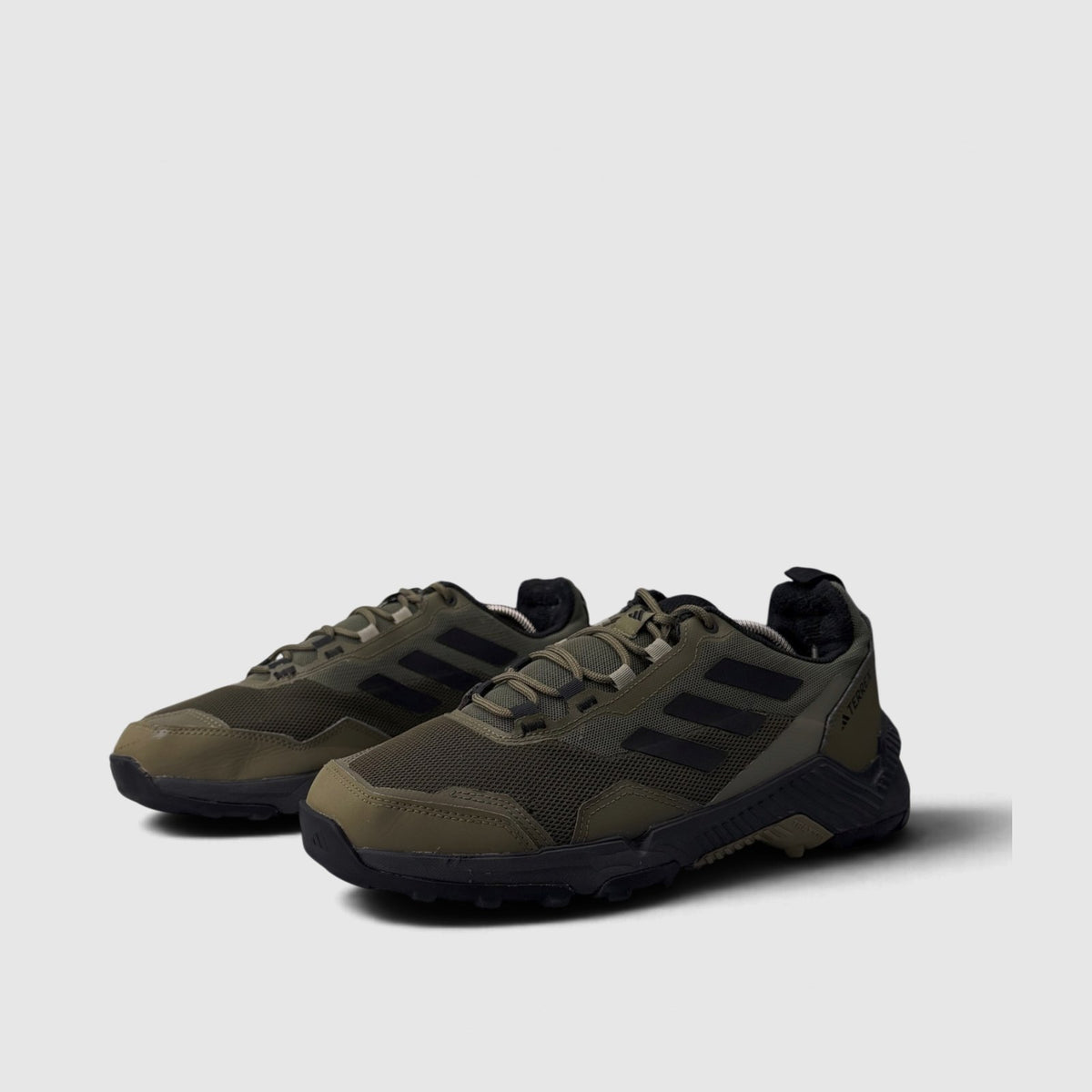 Adidas Terrex Eastrail 2, trekkingi męskie w bardzo dobrym stanie rozmiar 42, para butów