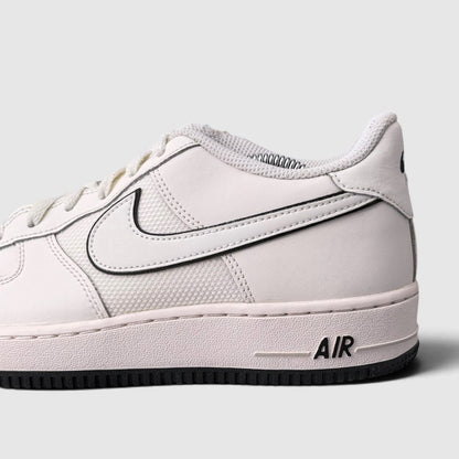 Nike Air Force 1 Low, buty sportowe damskie w bardzo dobrym stanie rozmiar 40, detal