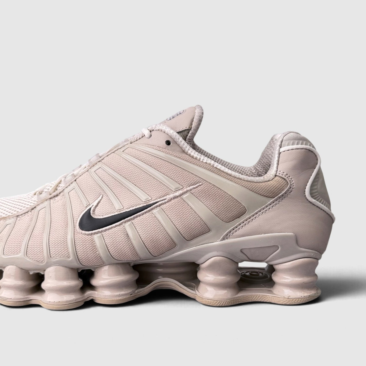 Nike Shox TL, buty sportowe męskie w bardzo dobrym stanie rozmiar 45.5, boczny profil, prawa strona