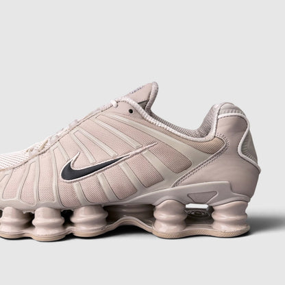 Nike Shox TL, buty sportowe męskie w bardzo dobrym stanie rozmiar 45.5, boczny profil, prawa strona
