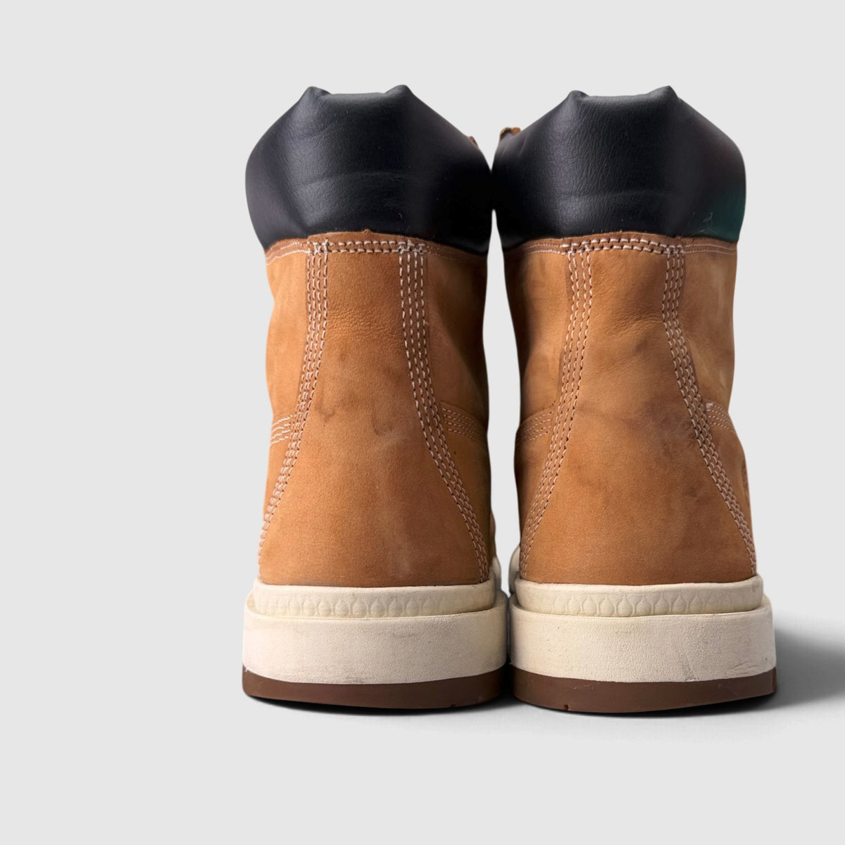 Timberland Tree Vault 6 Premium Waterproof Nubuck, śniegowce męskie w bardzo dobrym stanie rozmiar 43, widok z tyłu