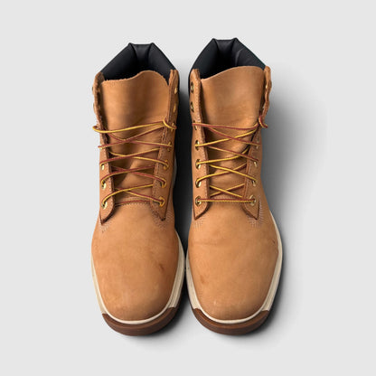 Timberland Tree Vault 6 Premium Waterproof Nubuck, śniegowce męskie w bardzo dobrym stanie rozmiar 43, widok z przodu