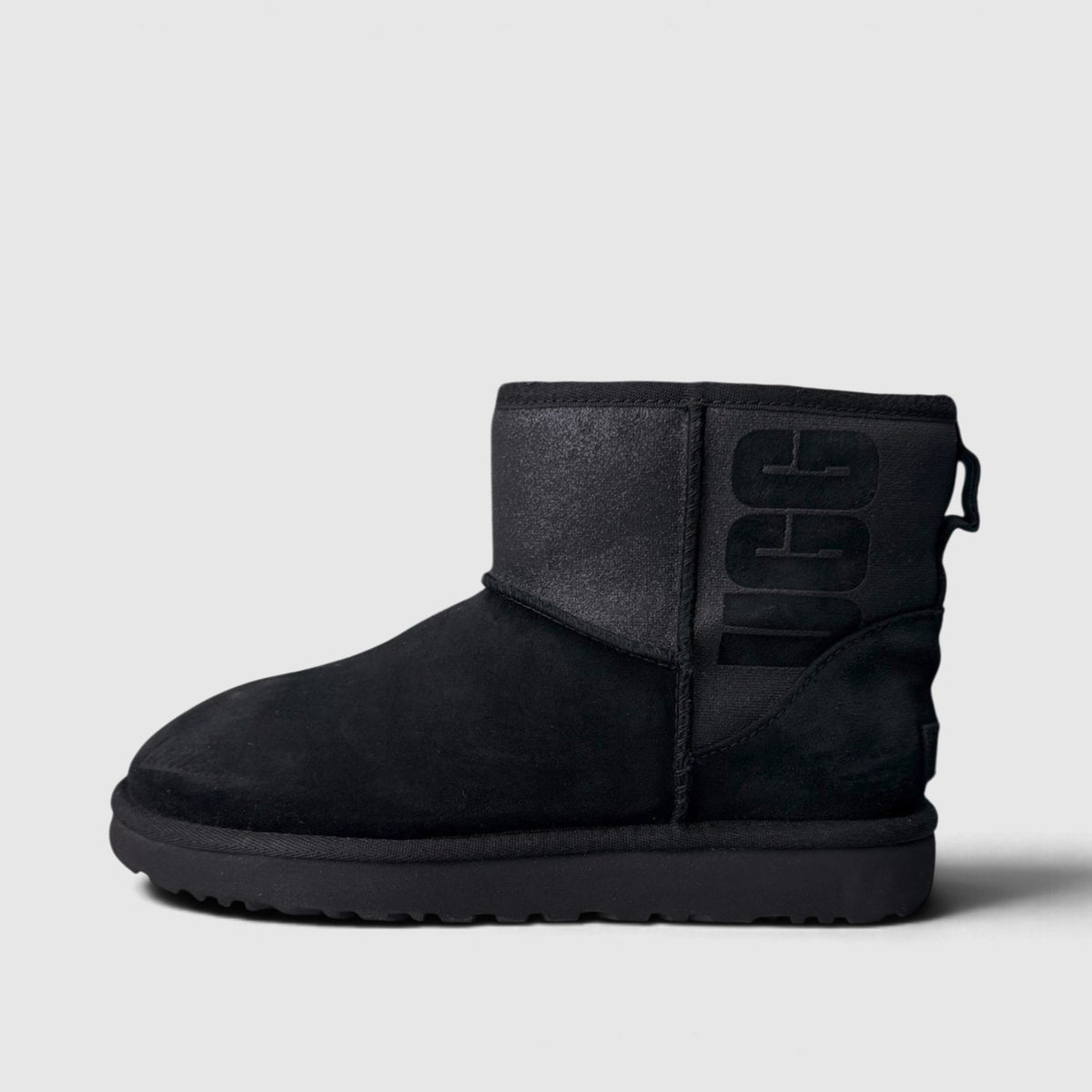 UGG Classic, śniegowce damskie w bardzo dobrym stanie rozmiar 38, boczny profil, lewa strona