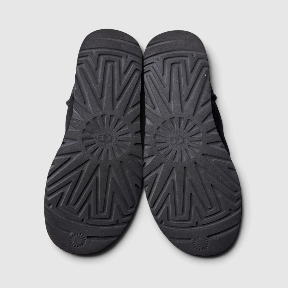 UGG Classic, śniegowce damskie w bardzo dobrym stanie rozmiar 38, podeszwa