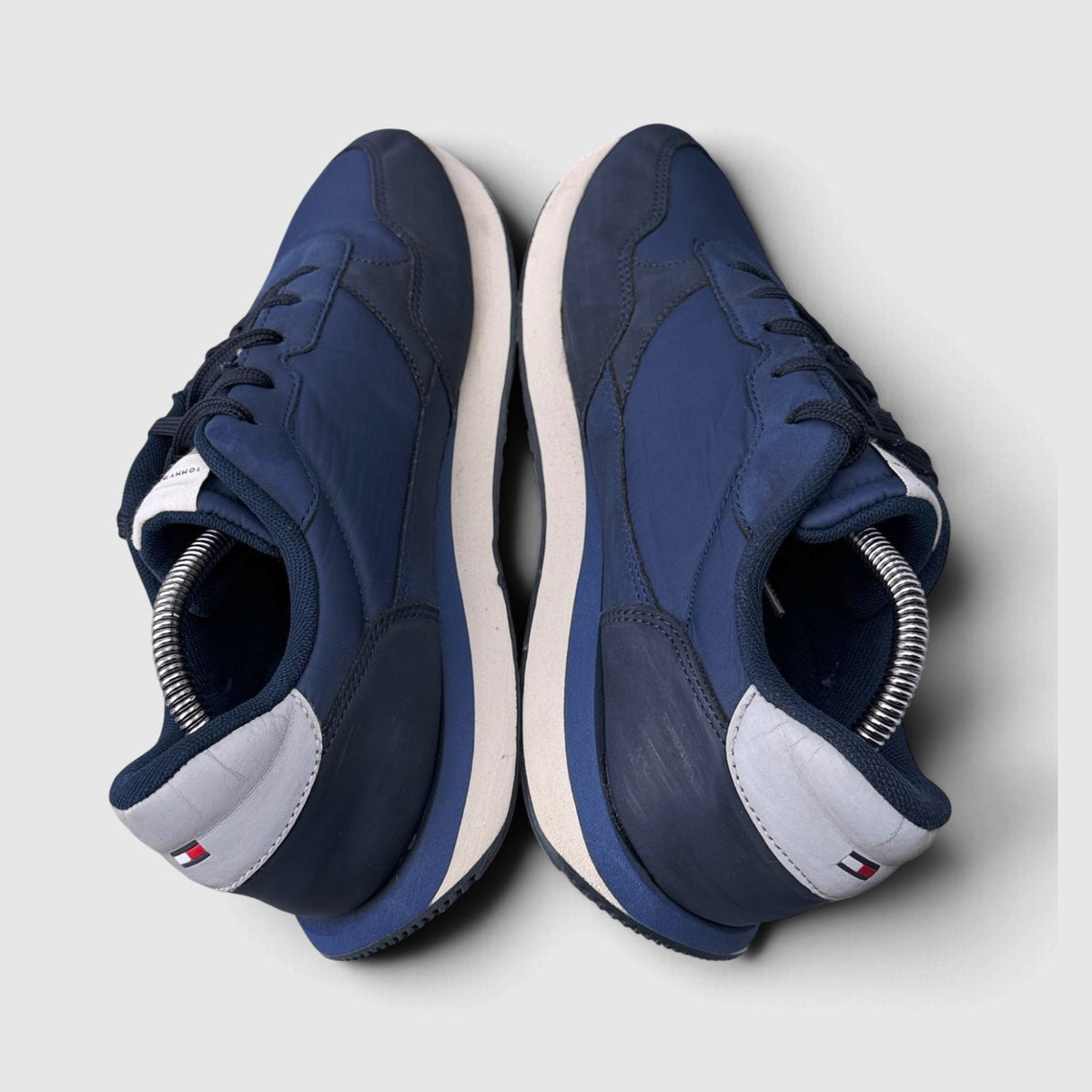 Tommy Hilfiger Flag Low Cut, buty sportowe damskie w dobrym stanie rozmiar 40, widok z góry