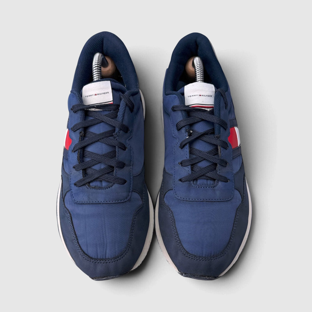 Tommy Hilfiger Flag Low Cut, buty sportowe damskie w dobrym stanie rozmiar 40, widok z góry