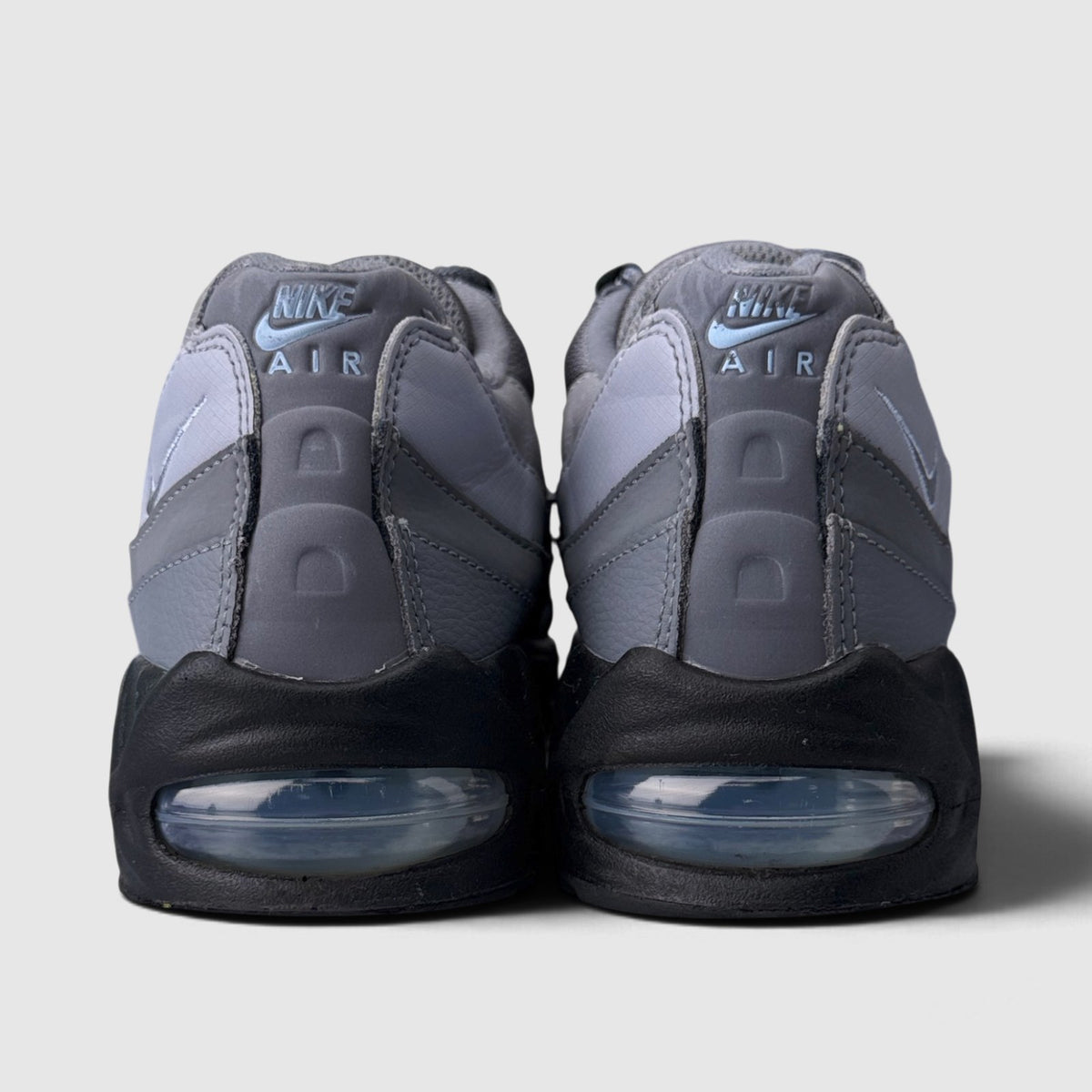Nike Air Max 95 Cool Grey Psychic Blue, buty sportowe męskie w bardzo dobrym stanie rozmiar 44, widok z tyłu