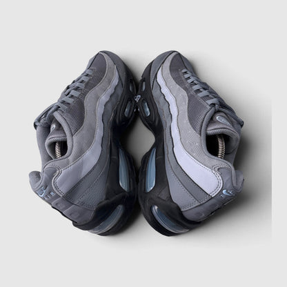 Nike Air Max 95 Cool Grey Psychic Blue, buty sportowe męskie w bardzo dobrym stanie rozmiar 44, widok z góry