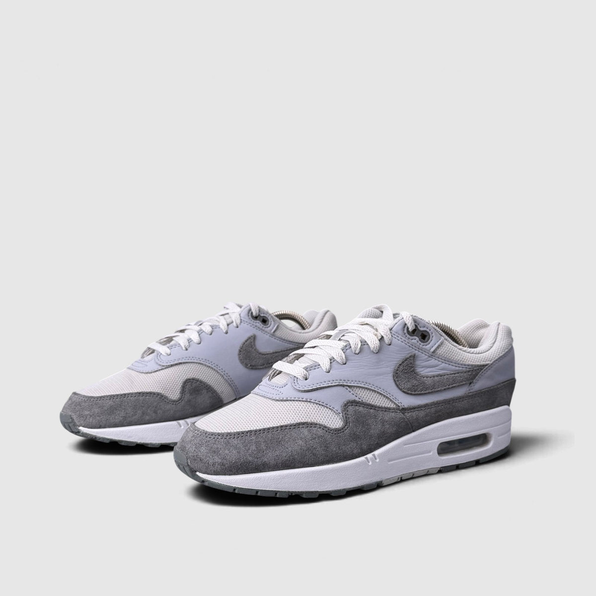 Nike Air Max 1 '87 Photon Dust/Wolf Grey, buty sportowe męskie w bardzo dobrym stanie rozmiar 42.5, para butów