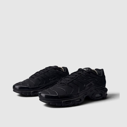 Nike Air Max Plus Triple Black, buty sportowe męskie w bardzo dobrym stanie rozmiar 41, para butów