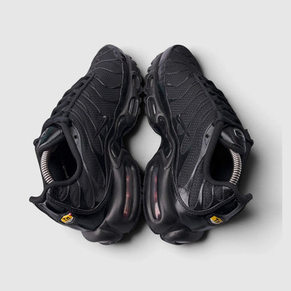 Nike Air Max Plus Triple Black, buty sportowe męskie w bardzo dobrym stanie rozmiar 41, widok z góry