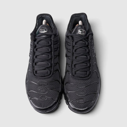 Nike Air Max Plus Triple Black, buty sportowe męskie w bardzo dobrym stanie rozmiar 41, widok z góry