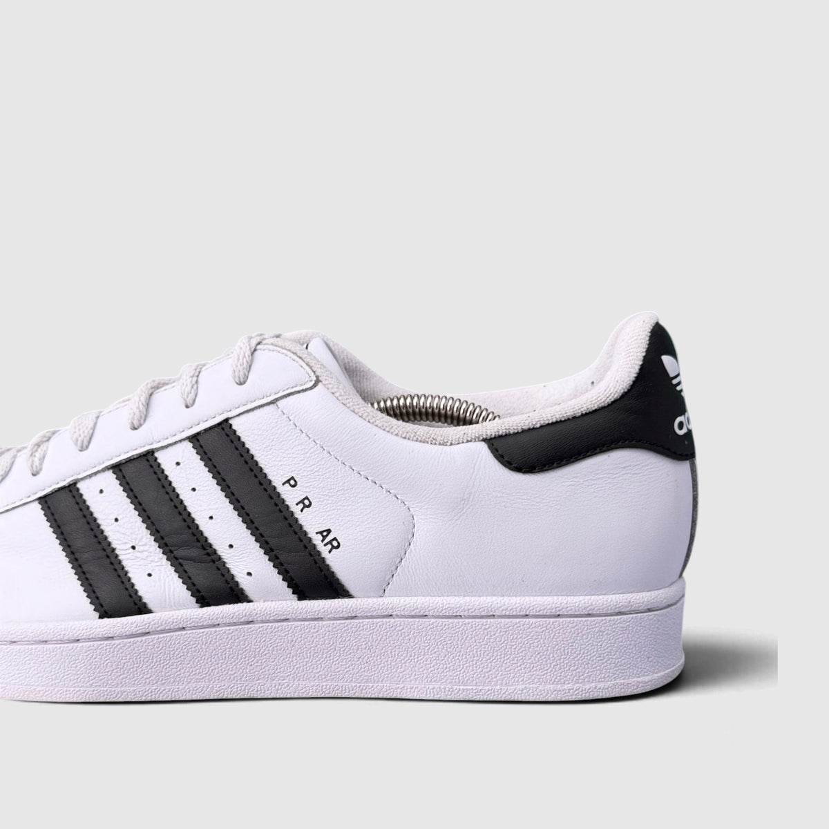 Adidas Superstar II, buty sportowe męskie w bardzo dobrym stanie rozmiar 44, boczny profil, lewa strona