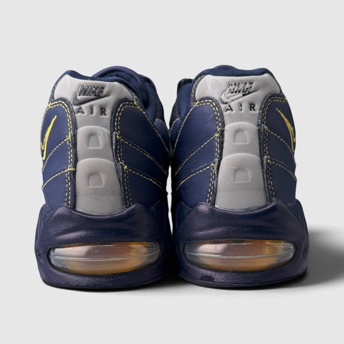 Nike Air Max 95 Michigan, buty sportowe męskie w bardzo dobrym stanie rozmiar 43, widok z tyłu