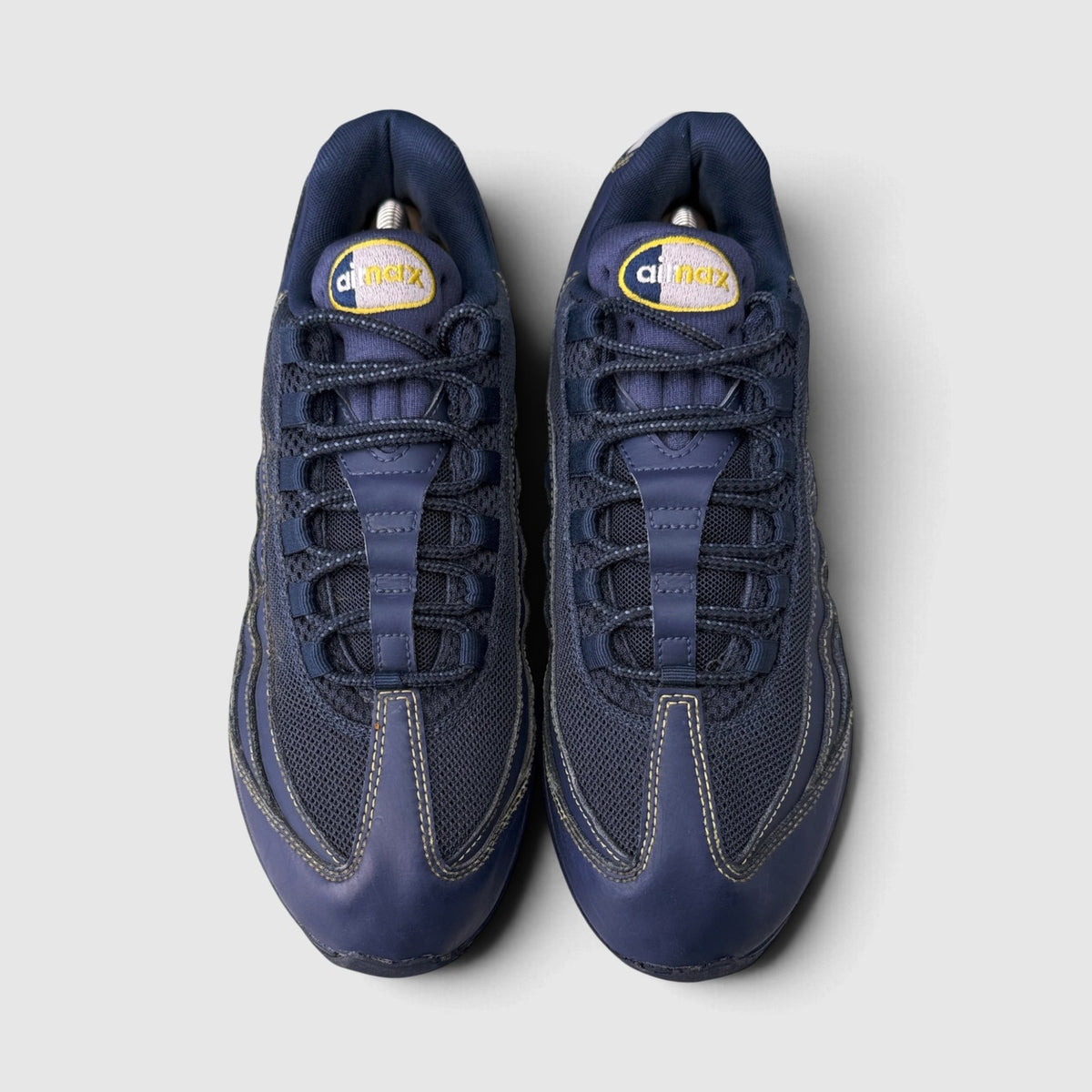Nike Air Max 95 Michigan, buty sportowe męskie w bardzo dobrym stanie rozmiar 43, widok z góry