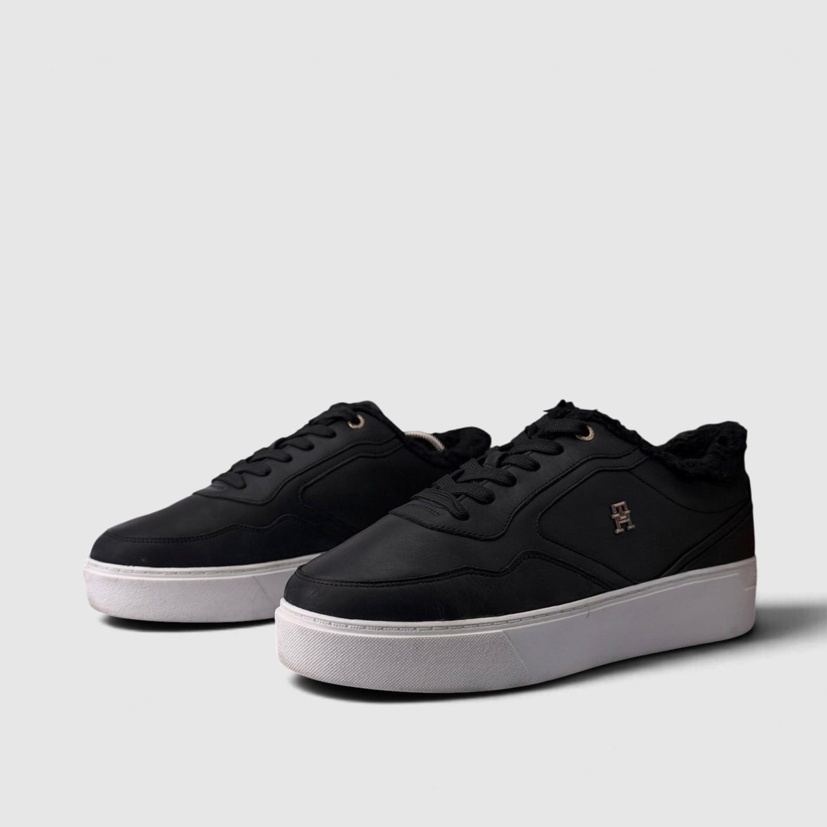 Tommy Hilfiger Essential Platform Sneaker, buty sportowe męskie w bardzo dobrym stanie rozmiar 41, para butów