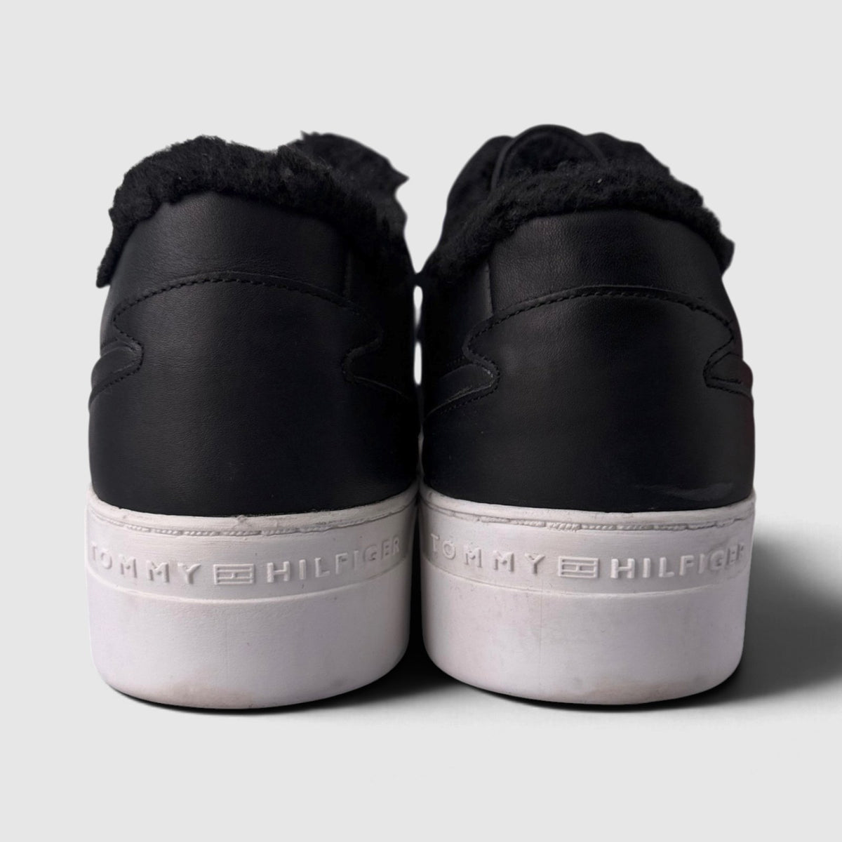 Tommy Hilfiger Essential Platform Sneaker, buty sportowe męskie w bardzo dobrym stanie rozmiar 41, widok z tyłu