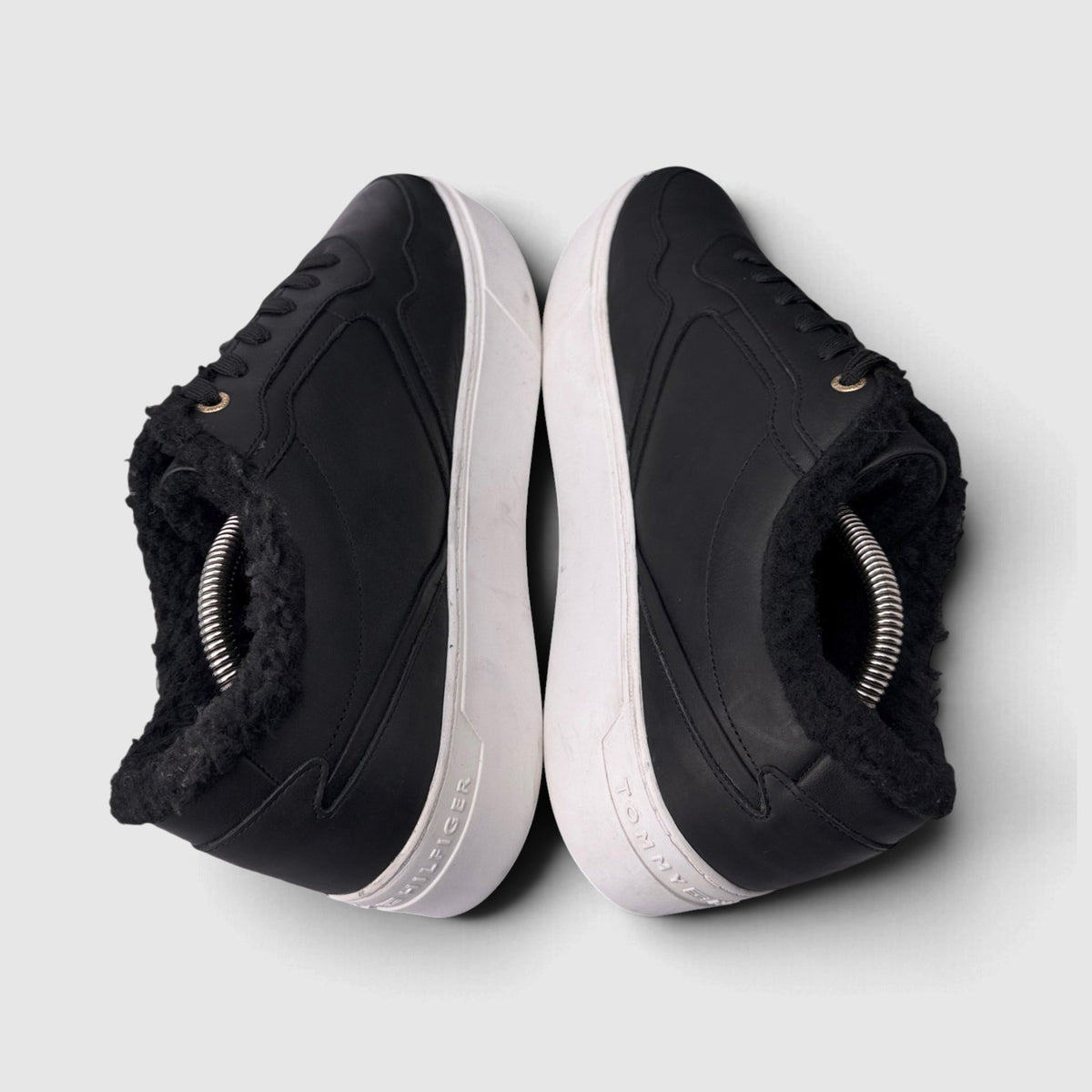 Tommy Hilfiger Essential Platform Sneaker, buty sportowe męskie w bardzo dobrym stanie rozmiar 41, widok z góry