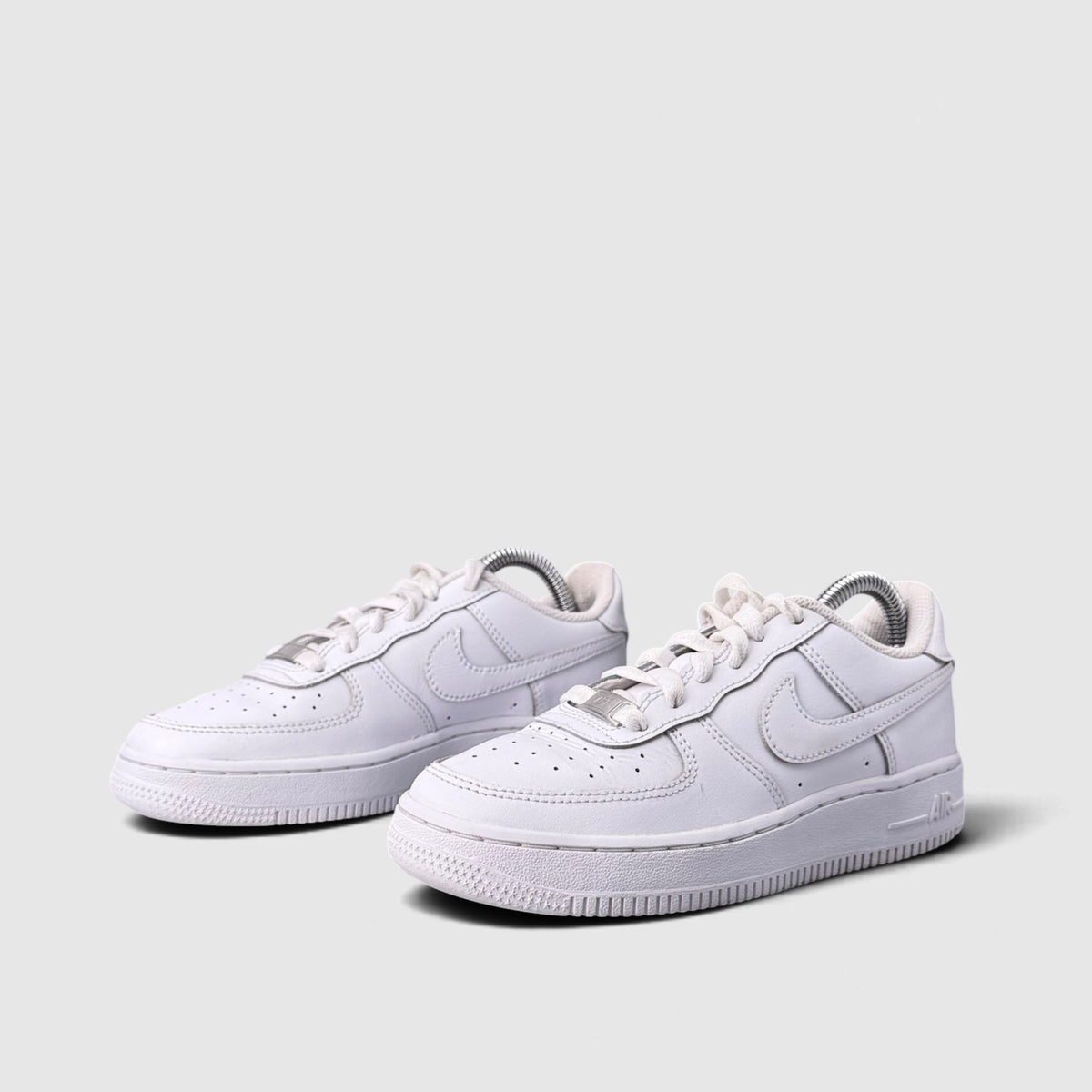 Nike Air Force 1 Low Triple White, buty sportowe damskie w bardzo dobrym stanie rozmiar 36, para butów