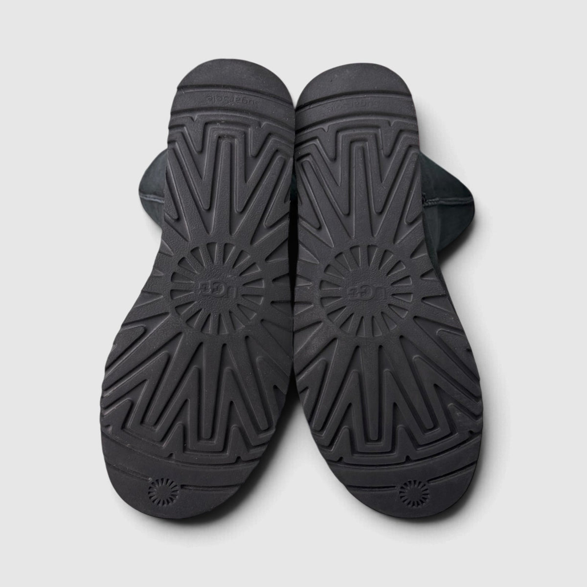UGG CLASSIC SHORT II, śniegowce męskie w bardzo dobrym stanie rozmiar 43, podeszwa