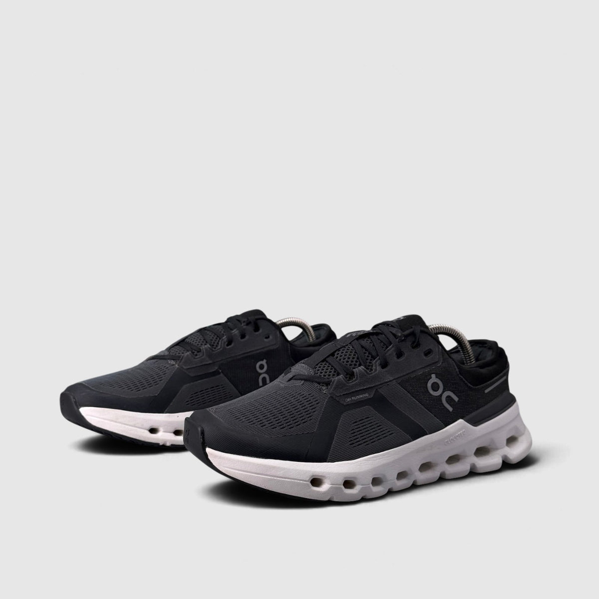 On Cloudrunner 2, buty sportowe męskie w bardzo dobrym stanie rozmiar 41, para butów