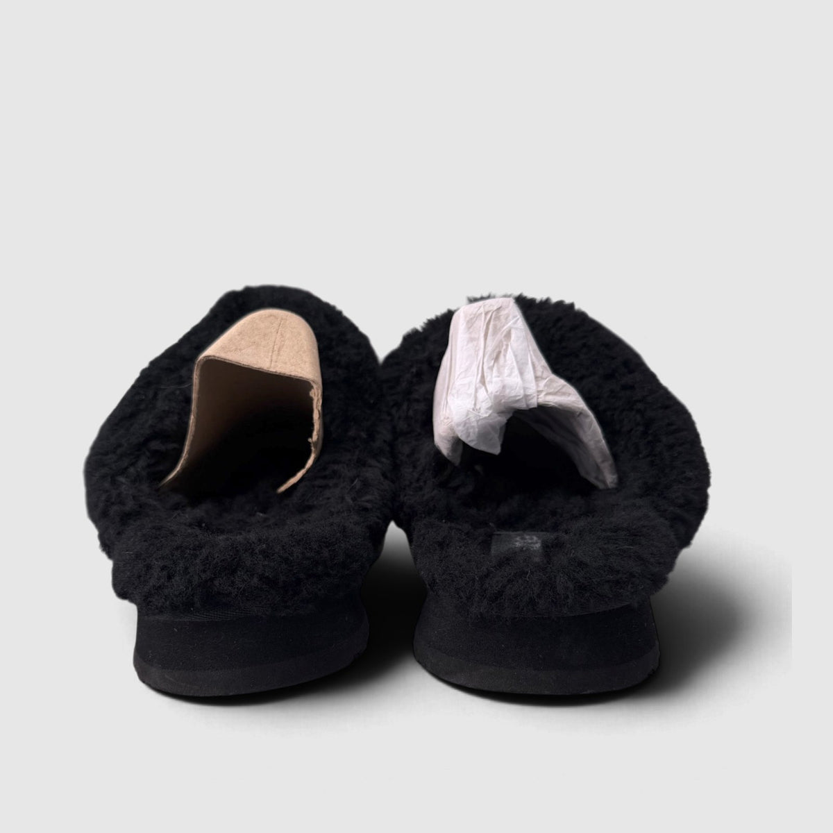 UGG Clogs, kapcie damskie w bardzo dobrym stanie rozmiar 43, widok z tyłu