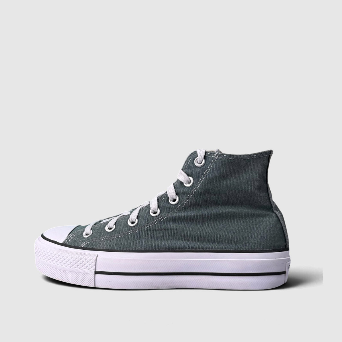 Converse Chuck Taylor All Star High Top Classic Black, buty sportowe damskie w bardzo dobrym stanie rozmiar 40, boczny profil, lewa strona