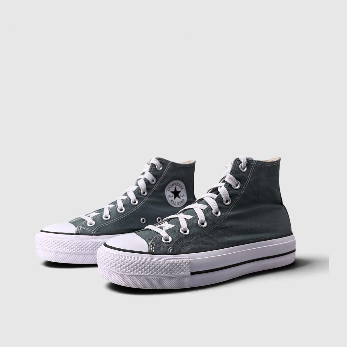 Converse Chuck Taylor All Star High Top Classic Black, buty sportowe damskie w bardzo dobrym stanie rozmiar 40, para butów
