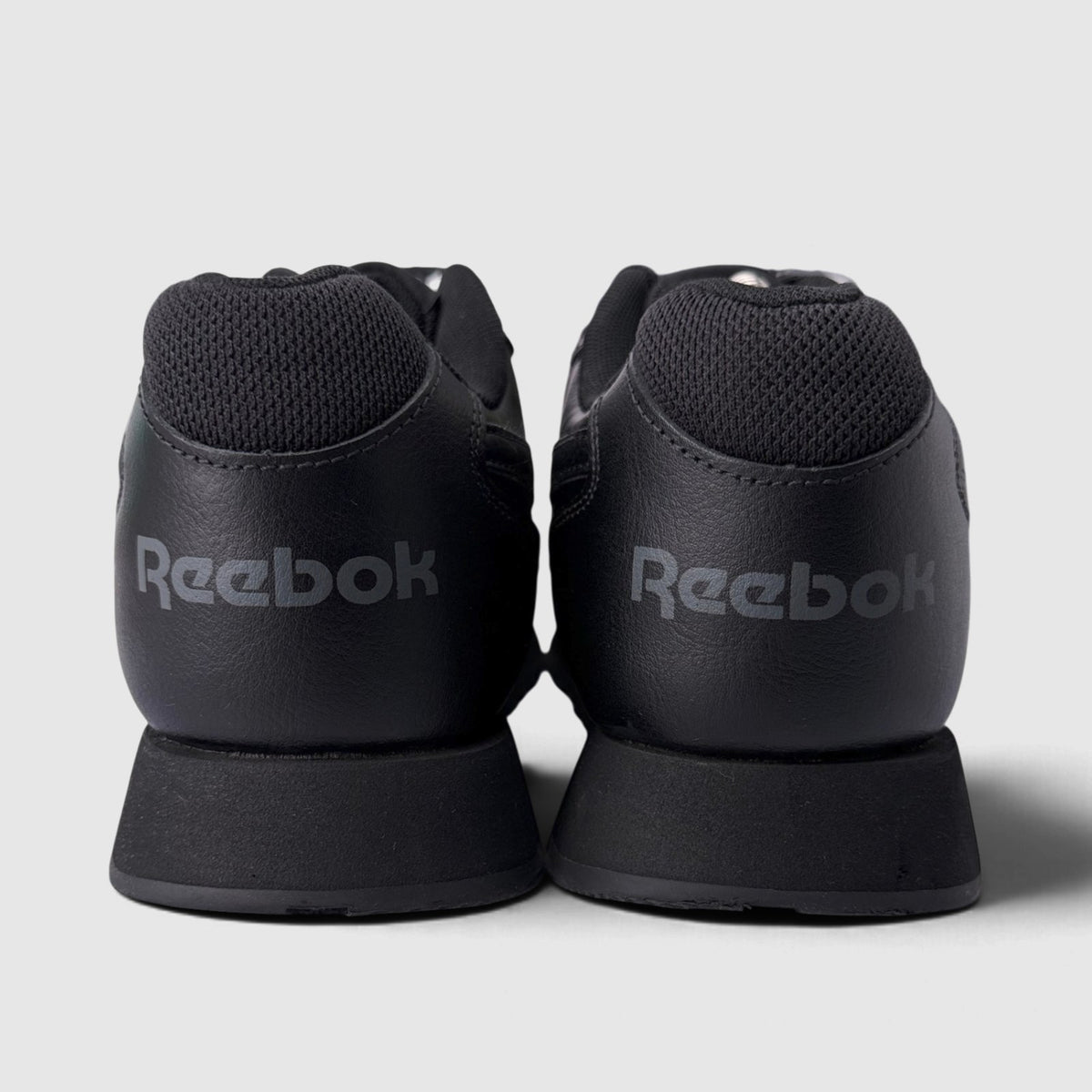 Reebok Glide, buty sportowe męskie w bardzo dobrym stanie rozmiar 42, widok z tyłu