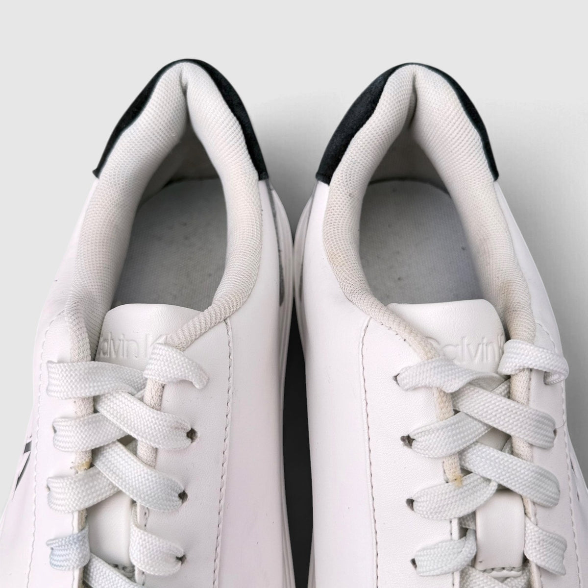 Calvin Klein Classic Cupsole, buty sportowe damskie w bardzo dobrym stanie rozmiar 40, wkładka