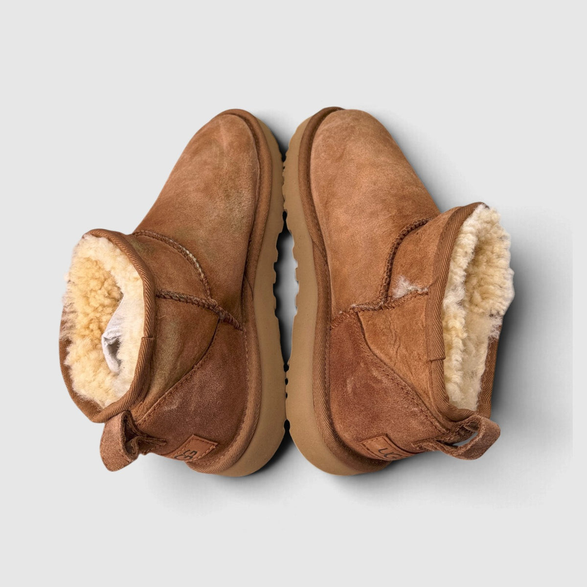 UGG Classic Ultra Mini, śniegowce damskie w bardzo dobrym stanie rozmiar 39, widok z góry