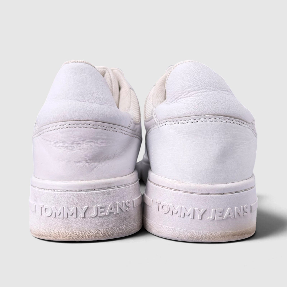 Tommy Hilfiger Retro Basket, buty sportowe męskie w bardzo dobrym stanie rozmiar 42, widok z tyłu