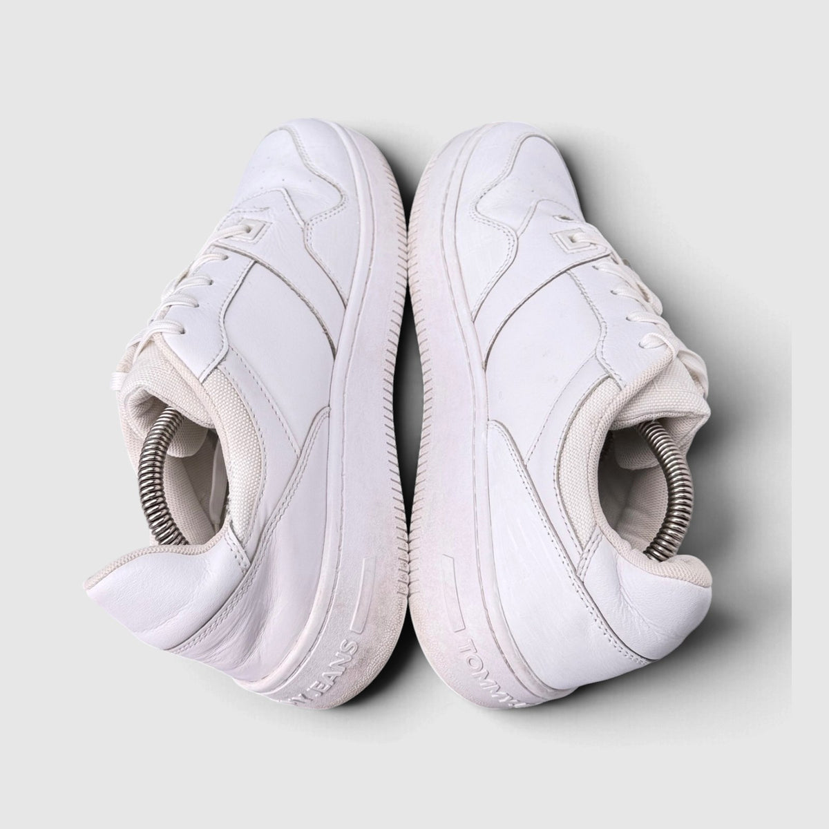 Tommy Hilfiger Retro Basket, buty sportowe męskie w bardzo dobrym stanie rozmiar 42, para butów