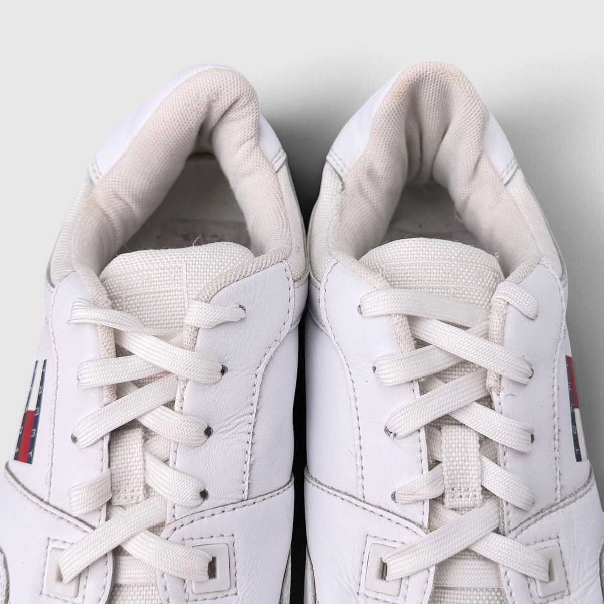 Tommy Hilfiger Retro Basket, buty sportowe męskie w bardzo dobrym stanie rozmiar 42, widok z góry