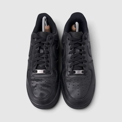 Nike Air Force 1 Low Triple Black, buty sportowe męskie w bardzo dobrym stanie rozmiar 43, widok z góry