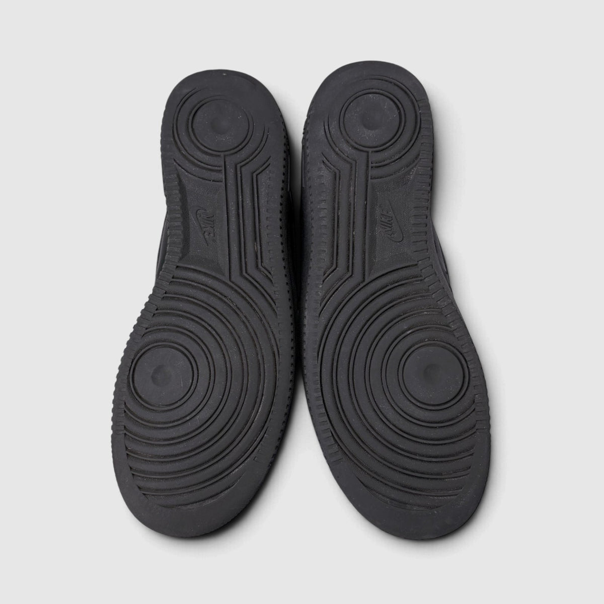 Nike Air Force 1 Low Triple Black, buty sportowe męskie w bardzo dobrym stanie rozmiar 43, podeszwa