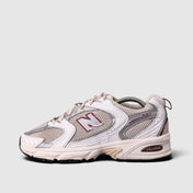 New Balance 530, buty sportowe damskie w bardzo dobrym stanie rozmiar 40.5, boczny profil, lewa strona