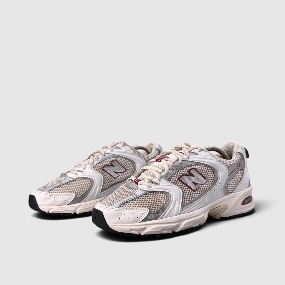 New Balance 530, buty sportowe damskie w bardzo dobrym stanie rozmiar 40.5, para butów